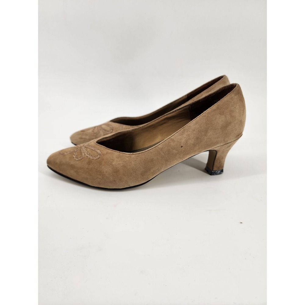 LifeStride Corrina Stone Taupe Suede Embroidered Butterfly Pumps 6.5 M